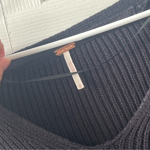 Free People When It Rains V Neck Sweater Black Size XS - Picture 3 of 5